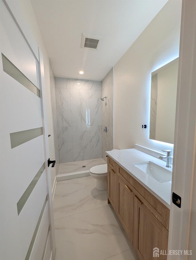 Photo - 581 Middlesex Ave Unit 309