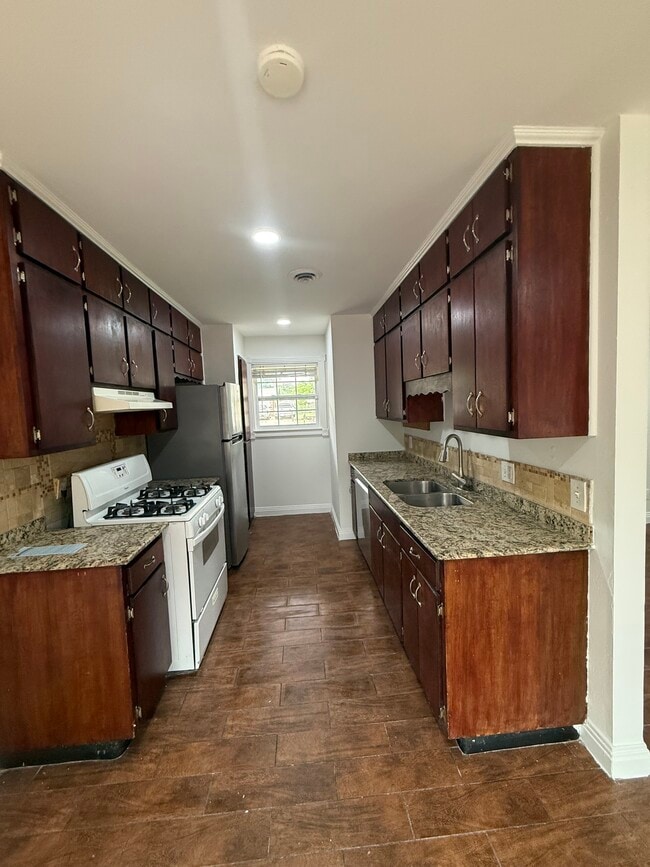 Photo - 2409 Woodland Ave