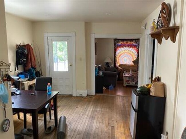 12 Russell St Unit A