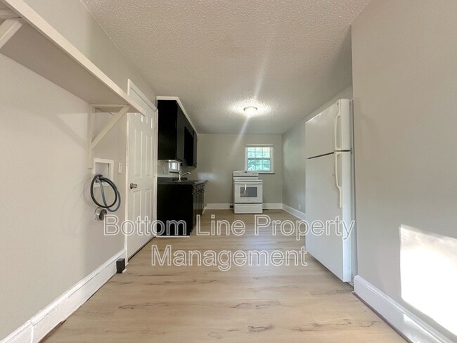 Photo - 725 Tom Sadler Rd