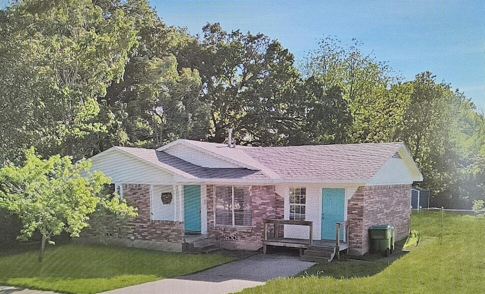 Photo - 2017 Shawnee St