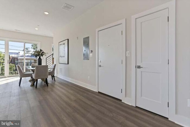 Photo - 1255 Penn St NE Unidad 2