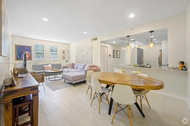 Building Photo - 1400 Salzedo St Unit 101 Rental