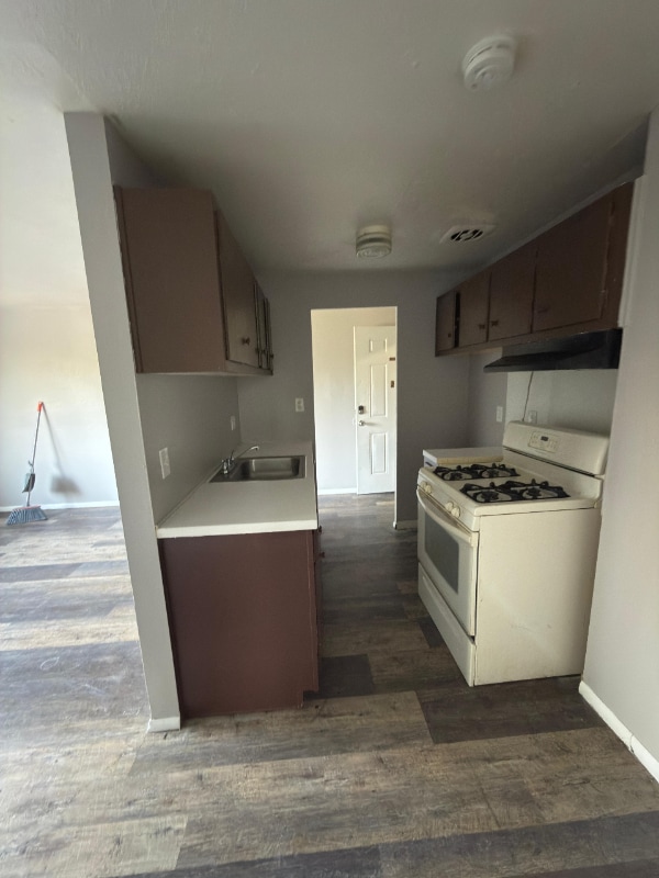 Photo - 14835 Euclid Ave Unidad 204