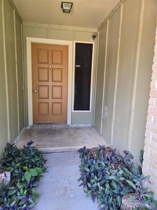 Photo - 6704 Clubway Ln