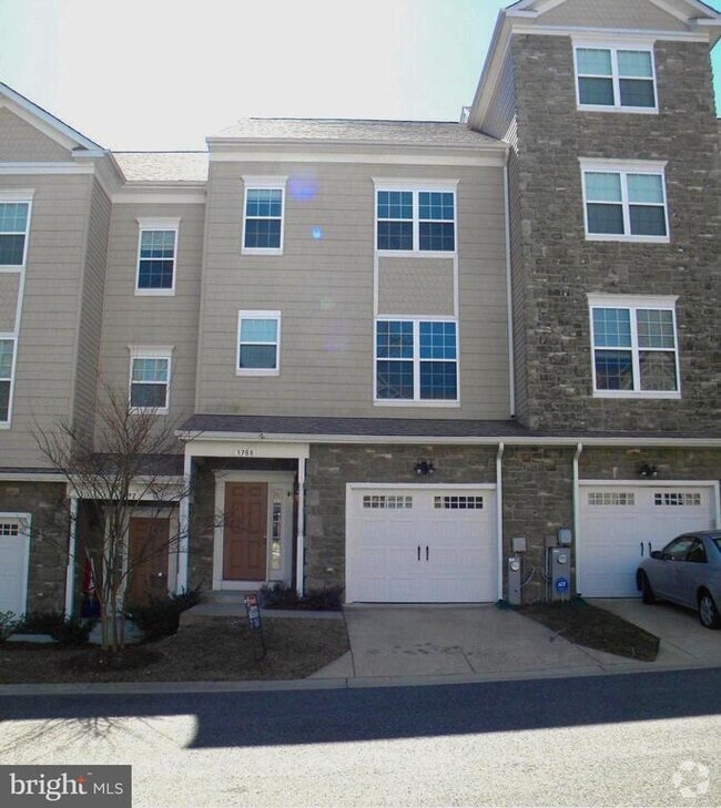 Building Photo - 3788 Bedford Dr Rental