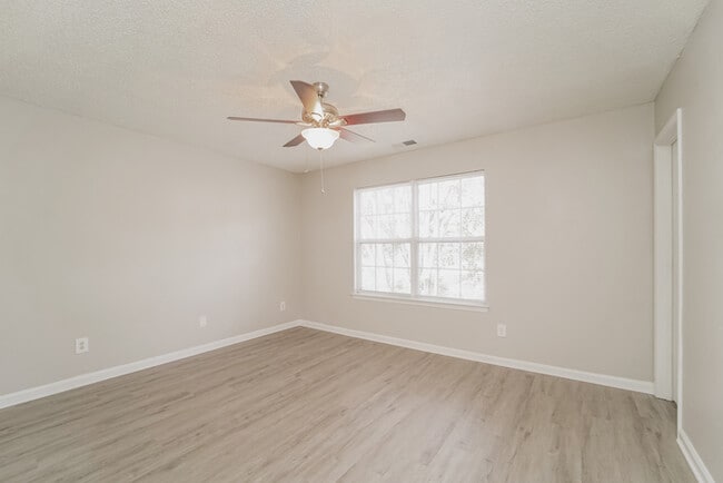 Photo - 3509 Nevin Brook Rd