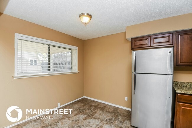 Photo - 617 Park Center Blvd