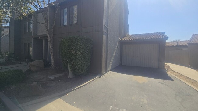 Photo - 897 Greenfield Ave