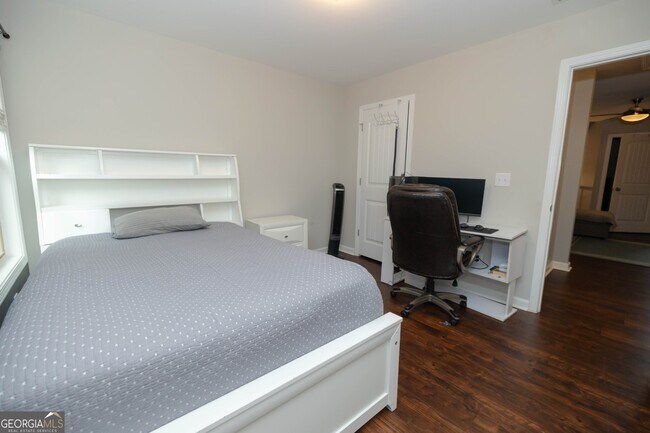 Photo - 7245 Heritage Oak Ct