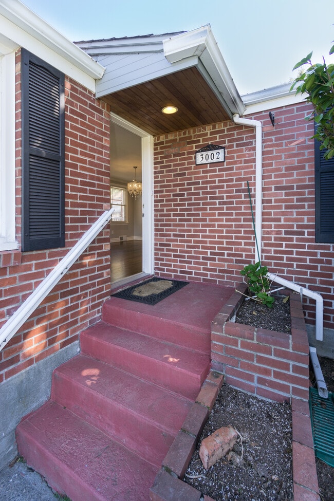 Photo - 3002 32nd Ave W