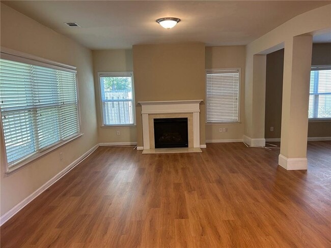 Photo - 130 Creekwood Tr