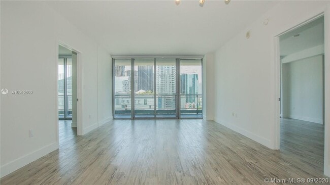 Photo - 92 SW 3rd St