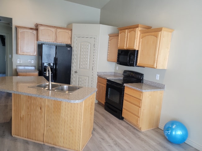 Building Photo - 8200 6900 W