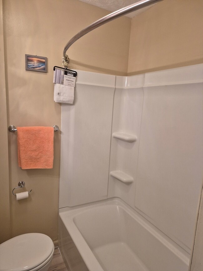 Photo - 81 W North St Unit E