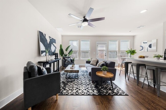 Photo - 13501 Metric Blvd Unit 8