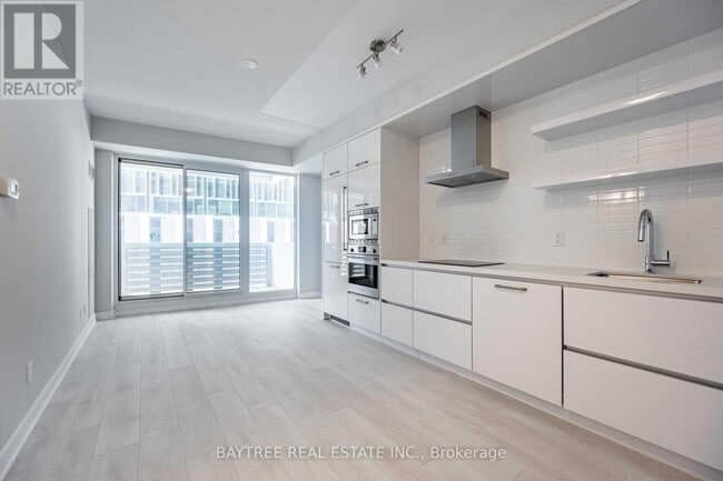 Photo - 2221 Yonge St Unit 310