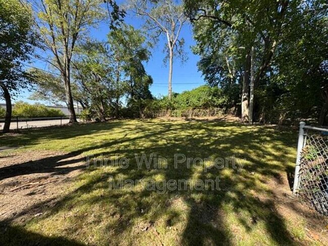 Photo - 8629 Elwyn Dr