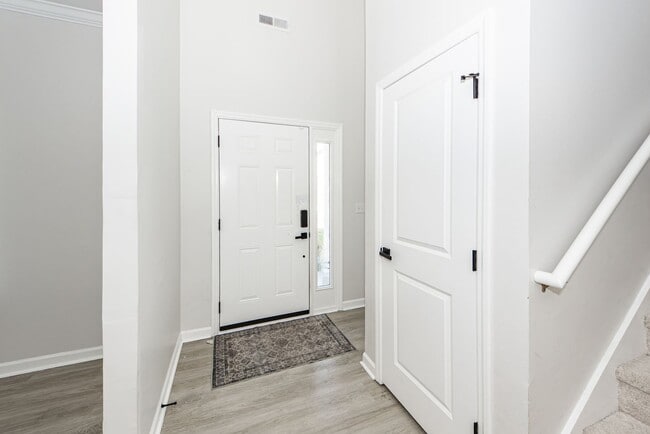 Photo - 4 Bedroom 2.5 Bath House in Woodland Lakes - Goose Creek