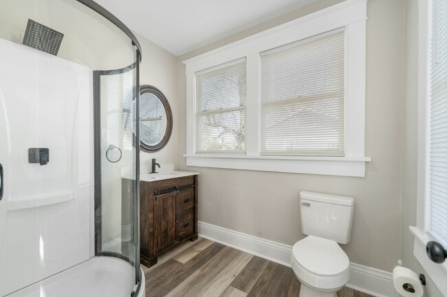 Photo - 1002 W Univ Ave