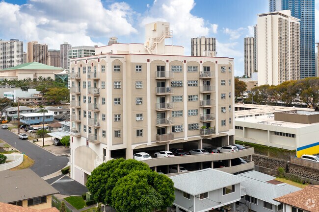Photo - 802 Punahou St