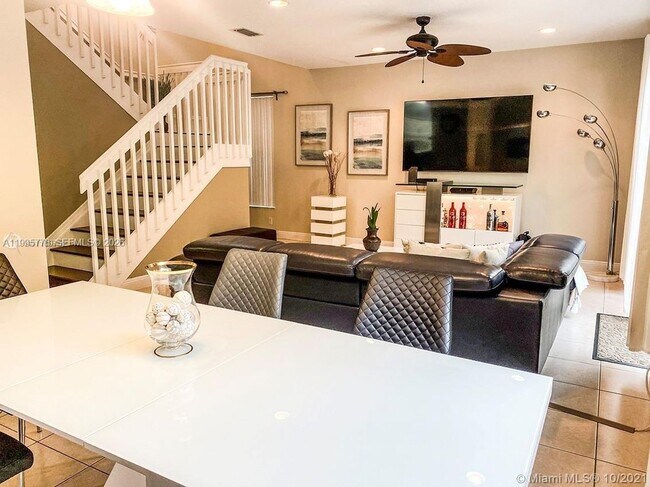 Photo - 3657 Asperwood Cir