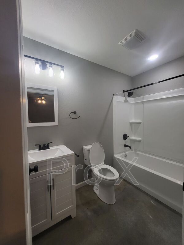 Photo - 1411 S Byers Ave