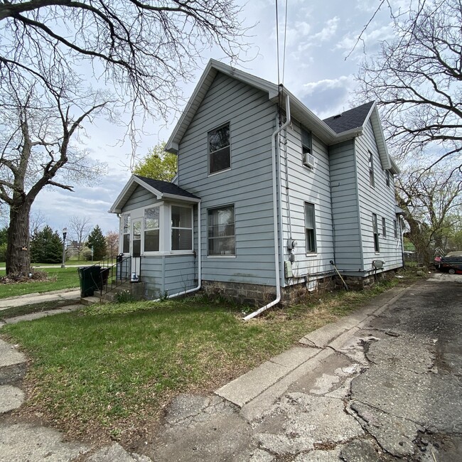 Photo - 1109 W Washtenaw St Townhome