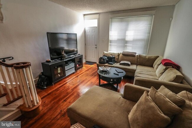 Photo - 3002 Memphis St