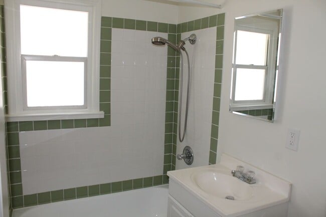 Photo - 1613 W Victory Blvd Unit #1613