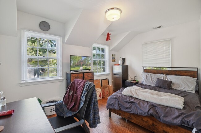 Photo - 7403 Columbia Ave