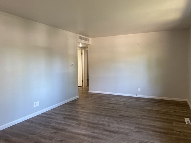 Photo - 3 Bed 1 Bath w/ 1 car garage West-Side Fort Collins Ranch