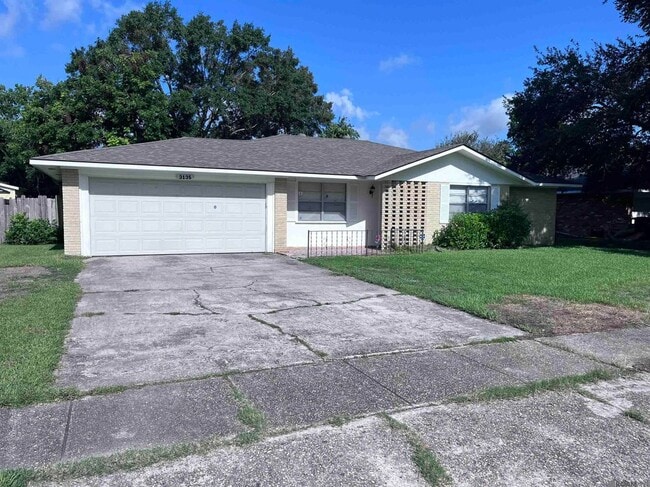 Photo - 3135 Woodcrest Dr