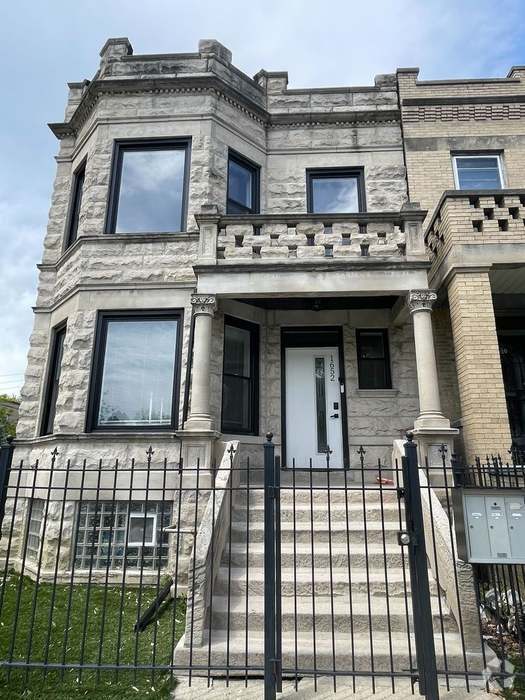 Building Photo - 1652 S Ridgeway Ave Rental