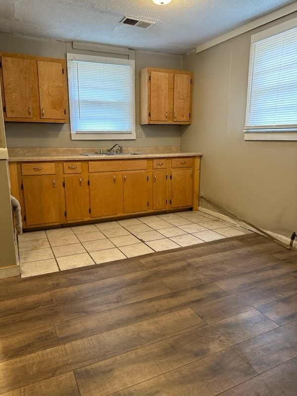 Photo - 3156 Given Ave