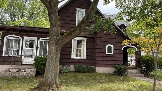 Photo - 920 Fulton St