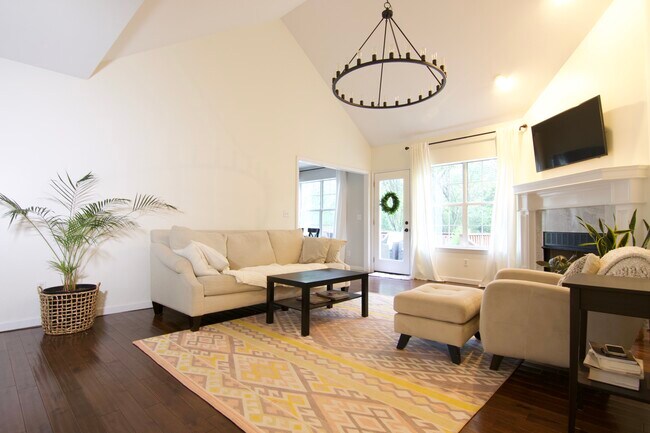 Photo - 7917 Hamilton Mill Dr