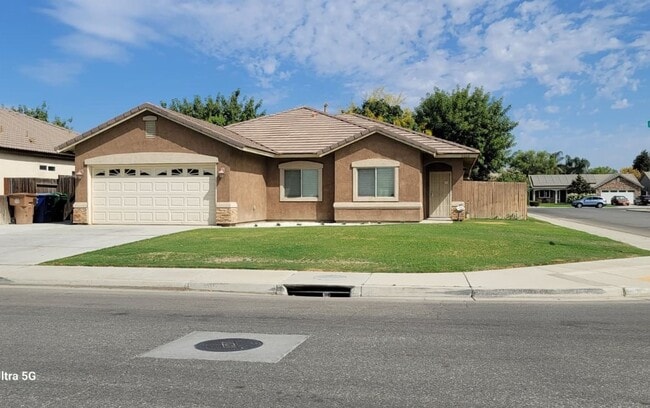 Building Photo - Great location! Rental