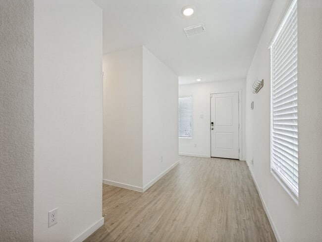 Photo - 6736 Bramblewood Dr