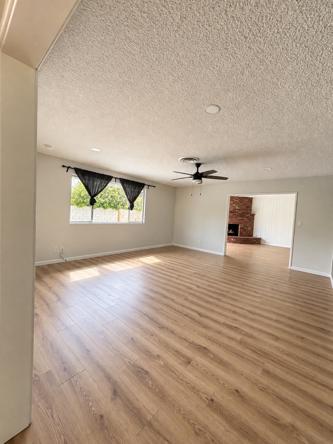 2401 Rio Vista Dr