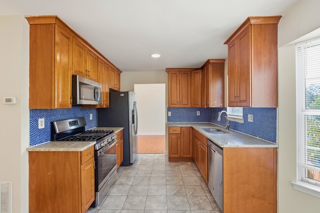 7705 Seans Terrace
