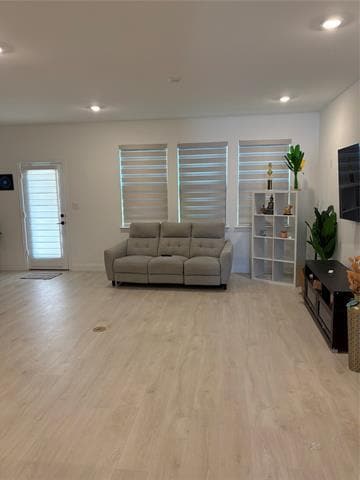 Photo - 215 Midnight Trl