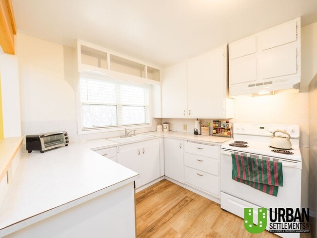 Photo - You will love this farmhouse on acreage