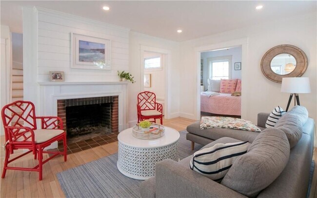 Photo - 122 Ruggles Ave