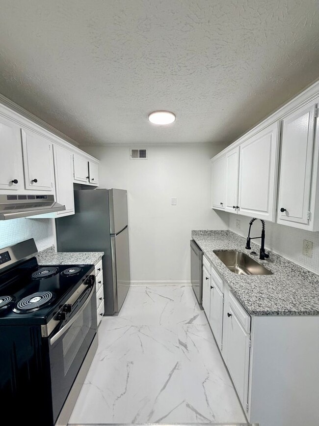 Building Photo - 3455 Pimlico Pkwy Unit 2