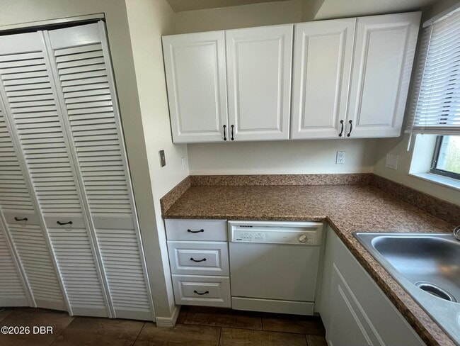 Photo - 1 Fair Oaks Cir