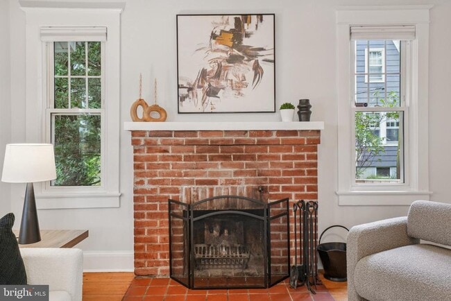 Photo - 2439 Monroe St NE