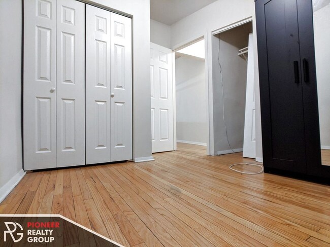 Photo - 837 W Cornelia Ave Unit 837-1N