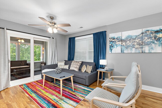 Photo - 4045 Kenwood Ave