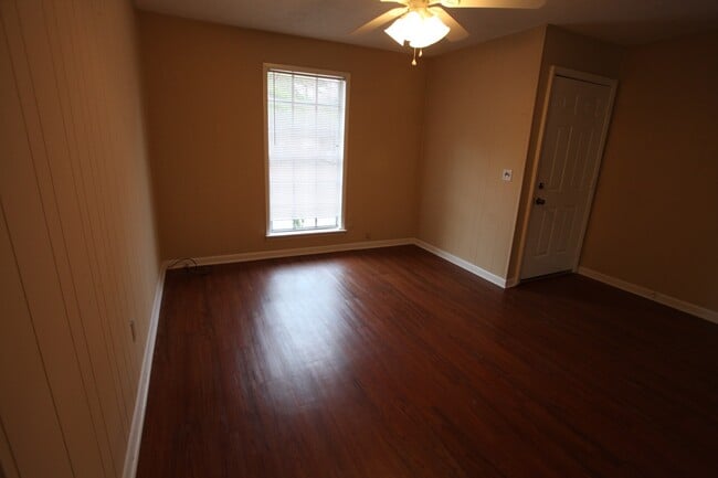 Photo - Charming 3BR/1BA Duplex in Convenient Location